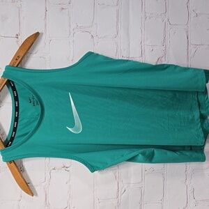 Nike Dri Fit Standard Fit Womens Size L